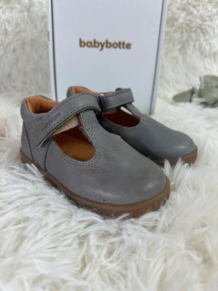 Paire de chaussures Babybotte taille 22 - photo numéro 2