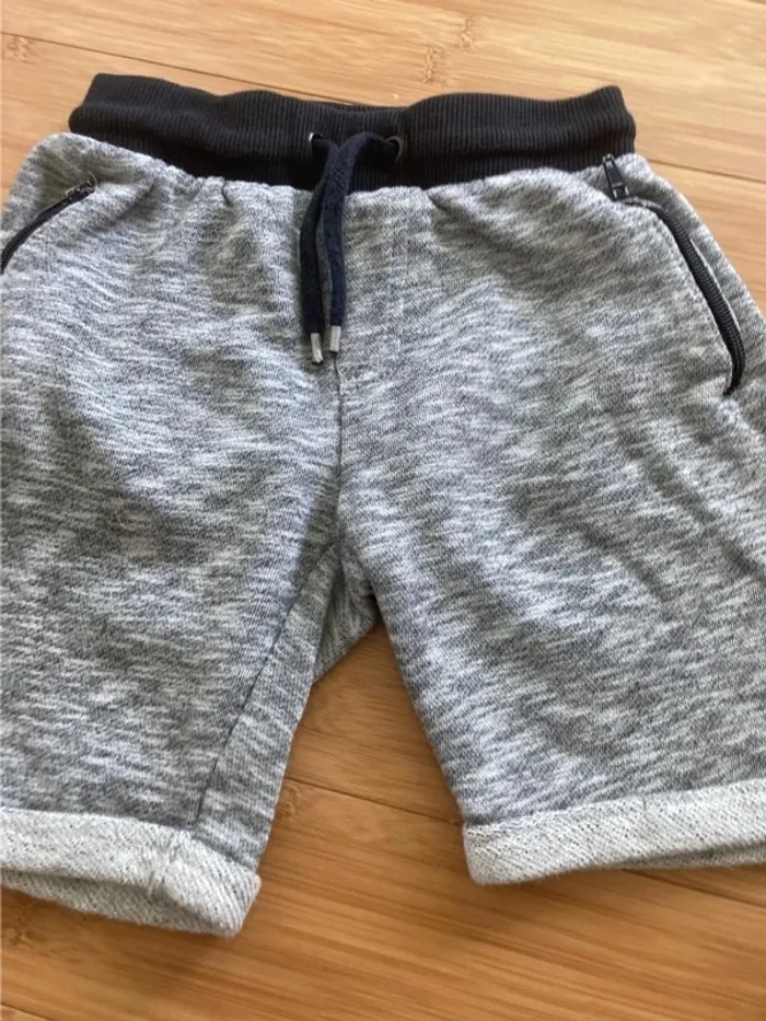 5 ans - Lot de 2 short / bermuda en molleton - photo numéro 4