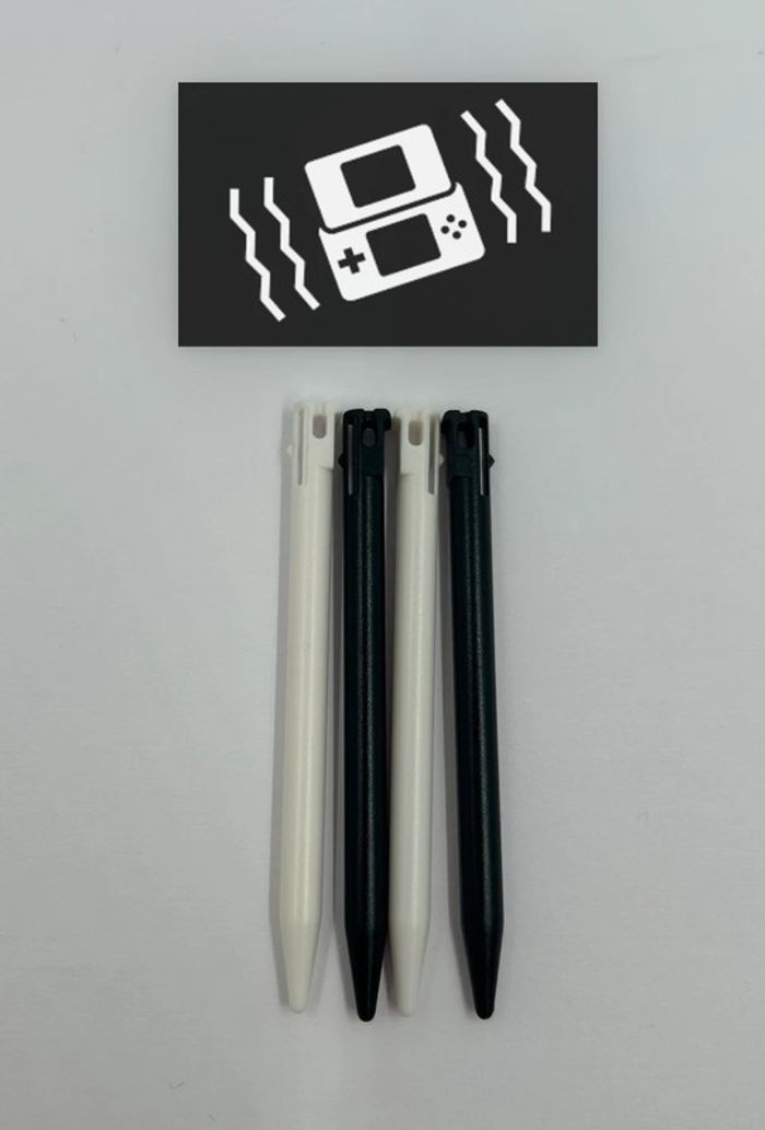 Pack Stylets "4 Pièces : 2 blanc , 2 Noir" Pour Console DS (neuf sans emballage )