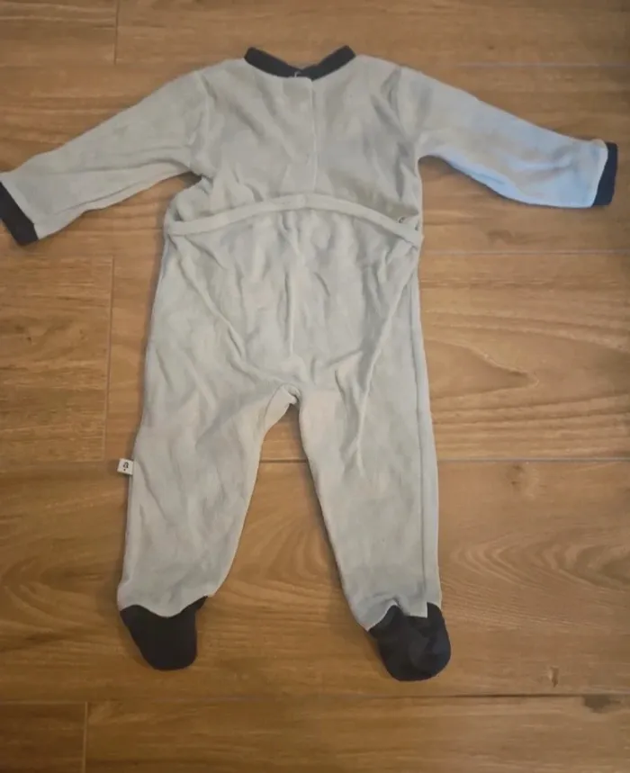 Pyjamas 12 mois - photo numéro 4