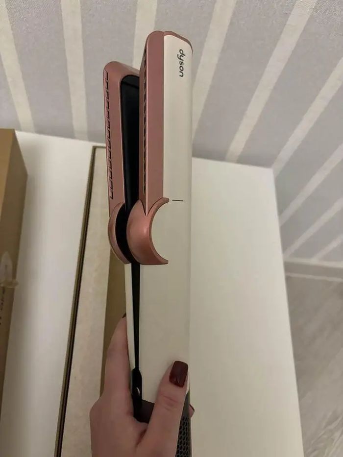 Dyson airstrait scellé juste déballé pour les photos - photo numéro 4