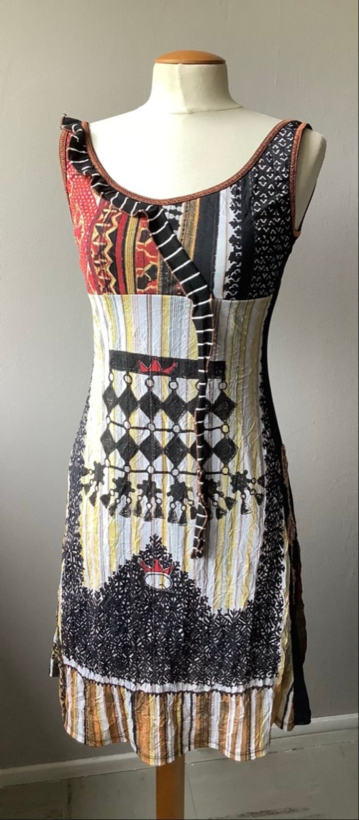 Robe Save The Queen - taille M - Made in Italy - photo numéro 3
