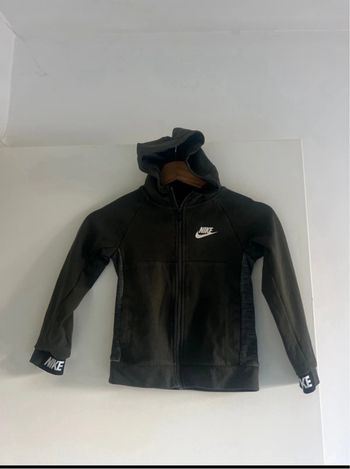 Gilet Nike enfant taille 5 ans
