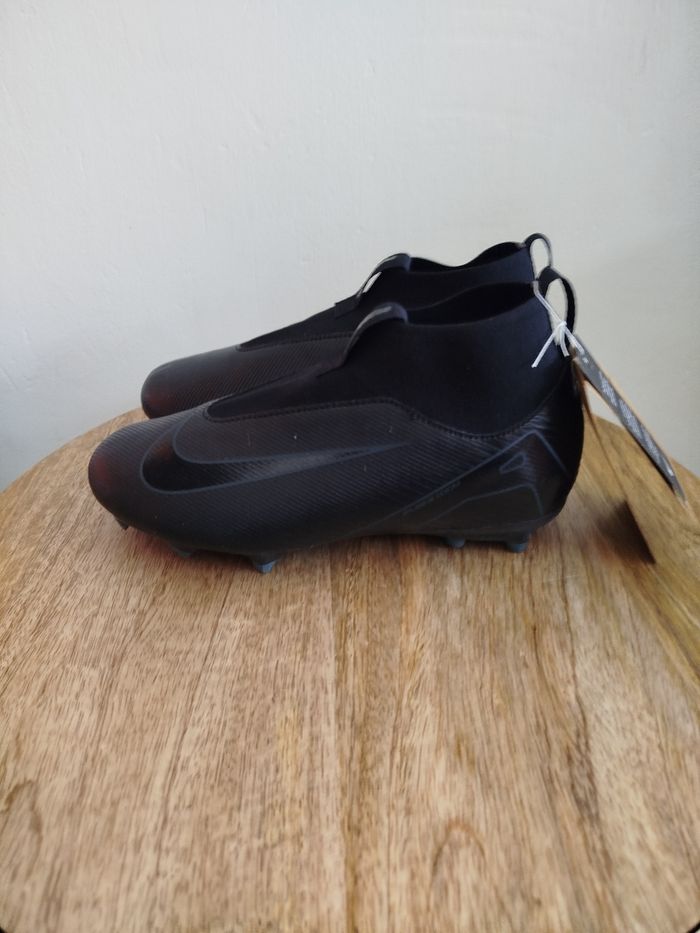 Crampons Nike T 36 - photo numéro 4