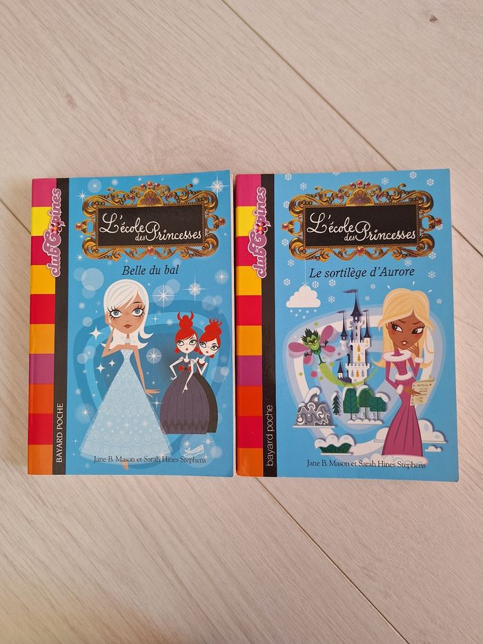 Lot de deux livres "L'école des princesses" - Jane B. Mason et Sarah Hines Stephens