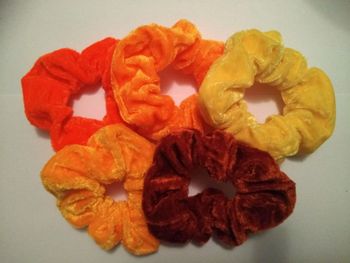 Lot de 5 Chouchous en velours - coloris brun/orange