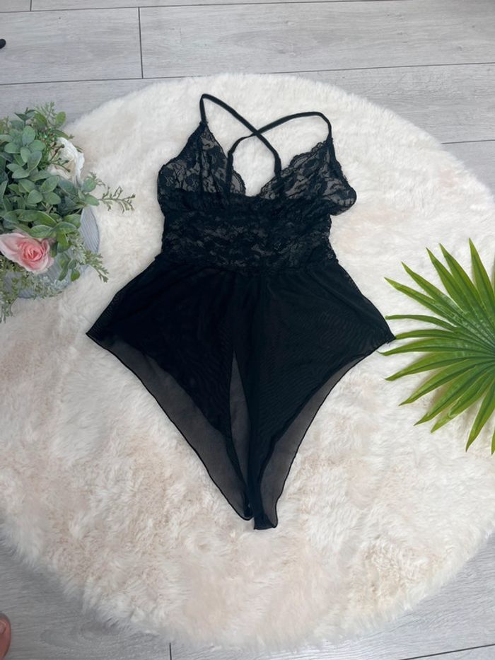 bodie  , lingerie sexy en dentelles ouvert - photo numéro 5