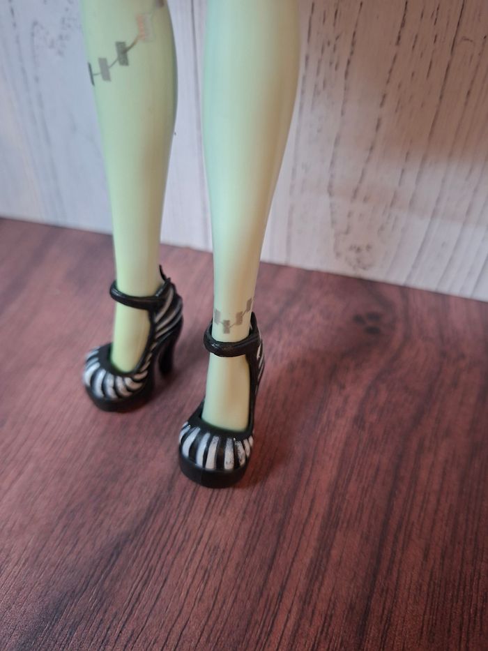Monster high - frankie stein électrique fonctionne parfaitement - photo numéro 6