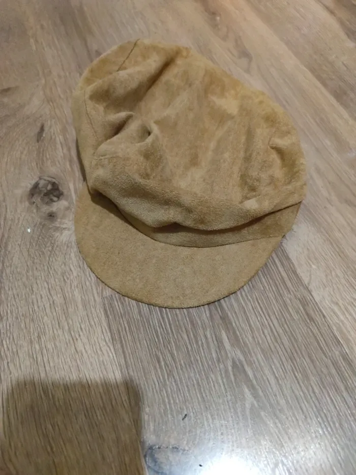 Chapeaux