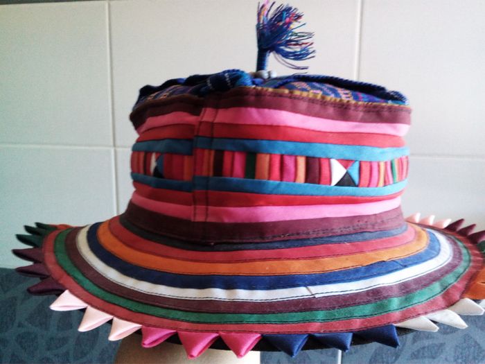 Chapeau multicolore de Thaïlande - photo numéro 5