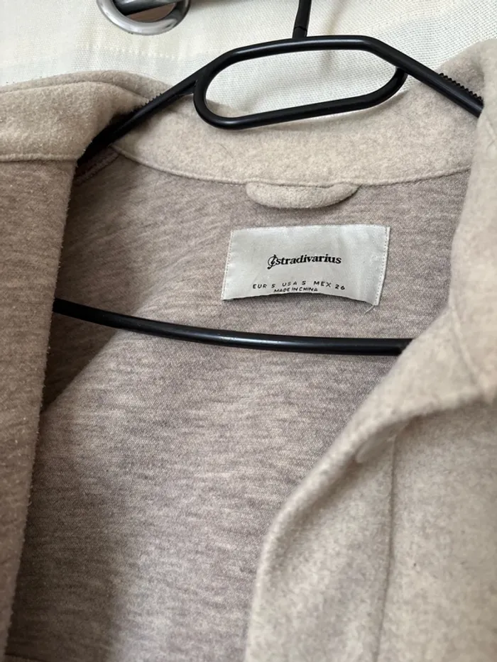 Veste beige molletonnée stradivarius - photo numéro 2