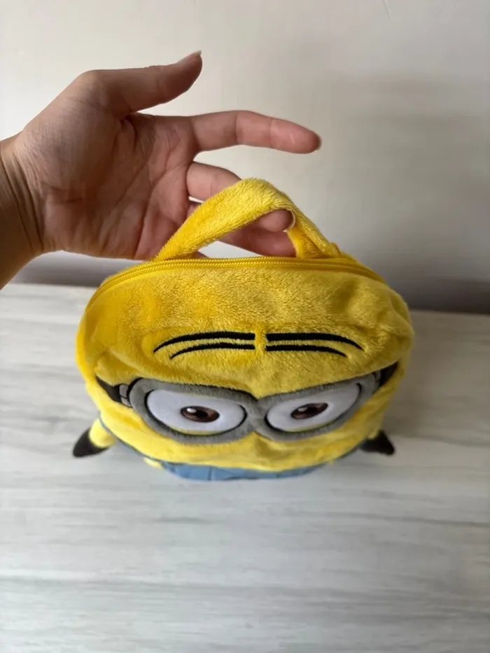 Sac à dos peluche minion - photo numéro 4