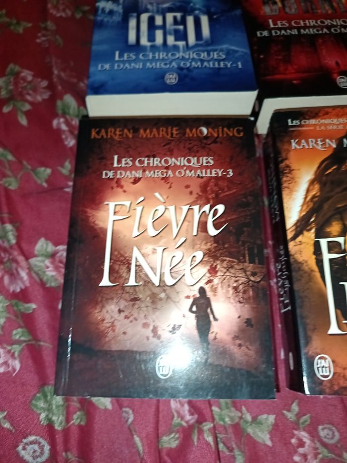 Lot chroniques de Dani mega O'Malley - photo numéro 4