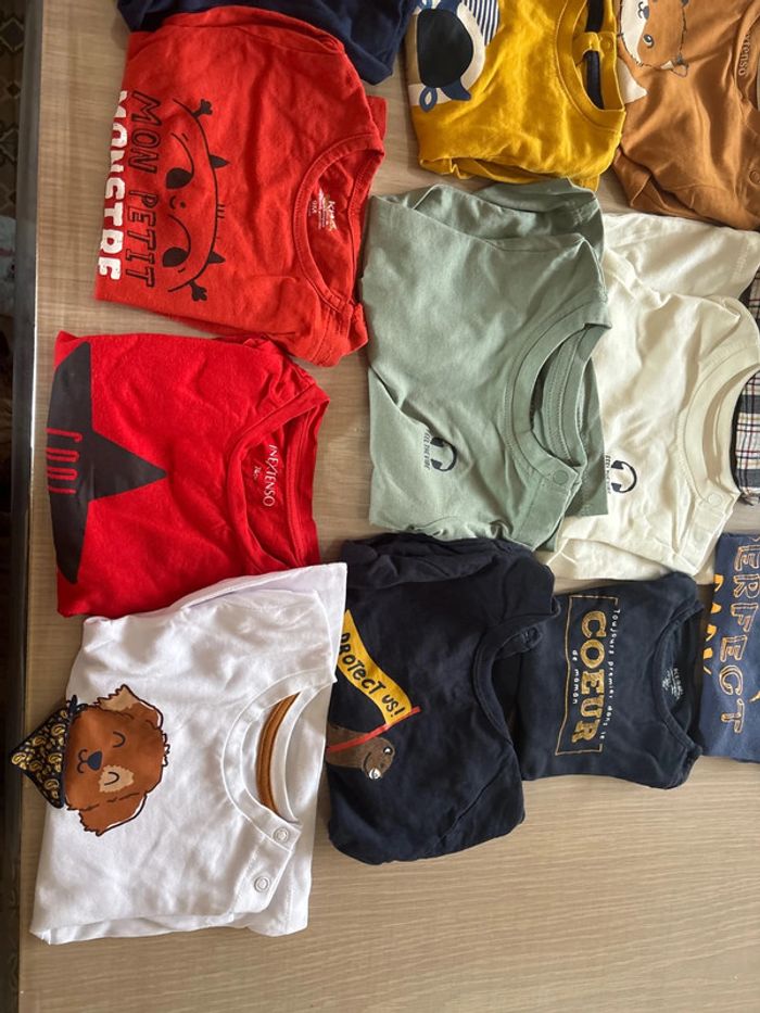 Lot de 22 tshirts, chemises 9 mois - photo numéro 4