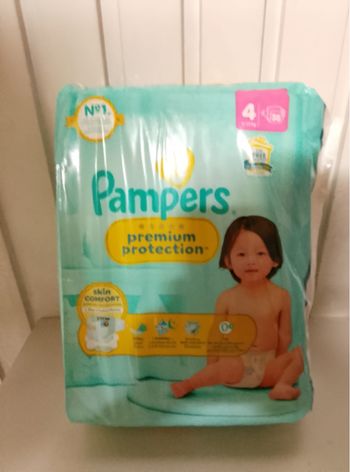 Couche bébé taille 4