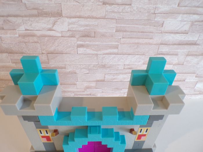 Château Minecraft et figurines (J24) - photo numéro 3