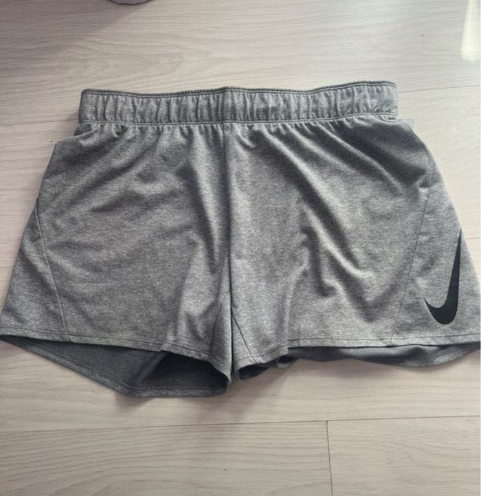 Short Nike dri fit M