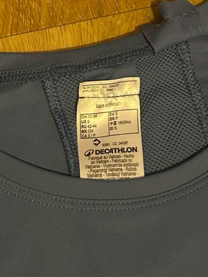 T-shirt bleu décathlon - photo numéro 3