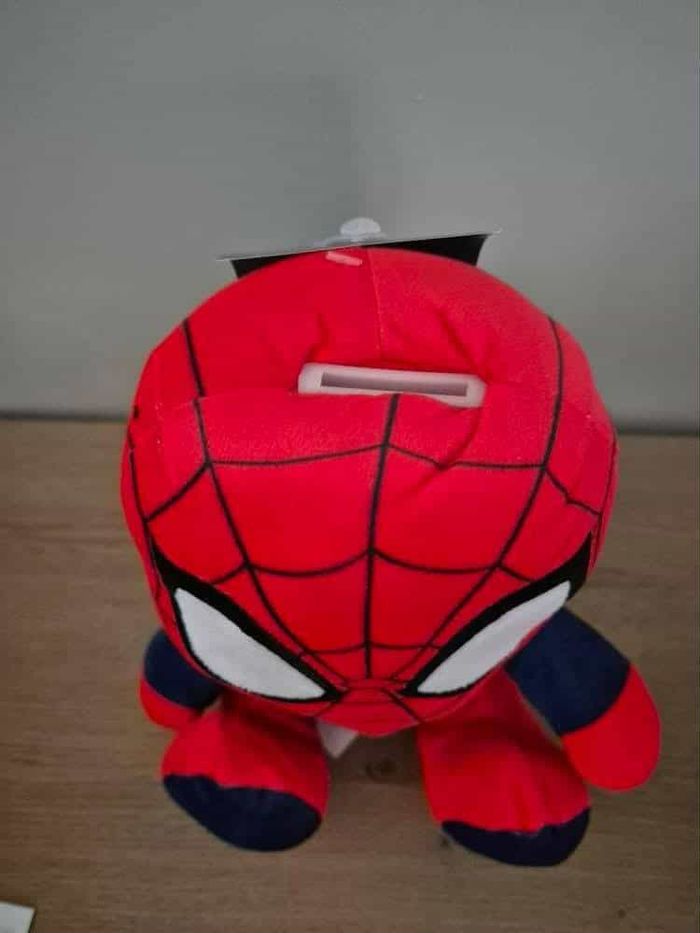 Tirelire en peluche spiderman marvel - photo numéro 2