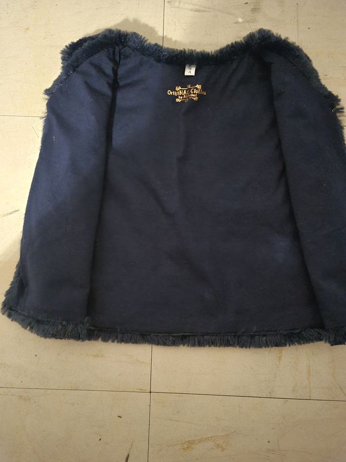 Vestes 9€ prix ferme 3&4 ans