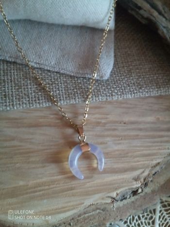 Collier lune opaline