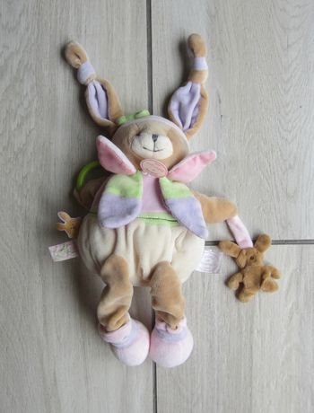 Doudou tout doux avec grelot.