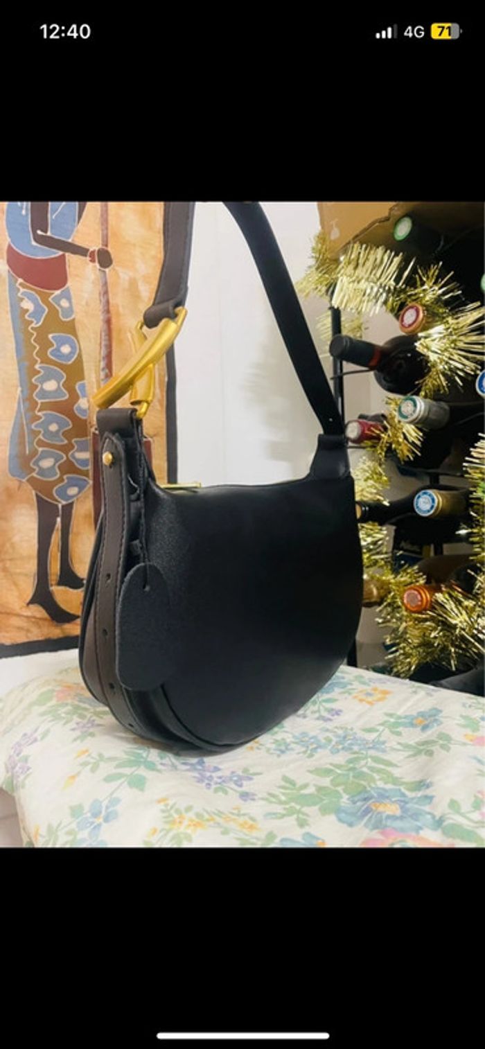 Magnifique sac à main en cuir noir valeur neuf 78 € - photo numéro 6