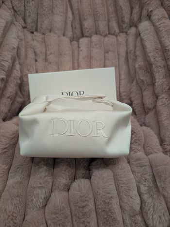 Petite trousse de maquillage Dior