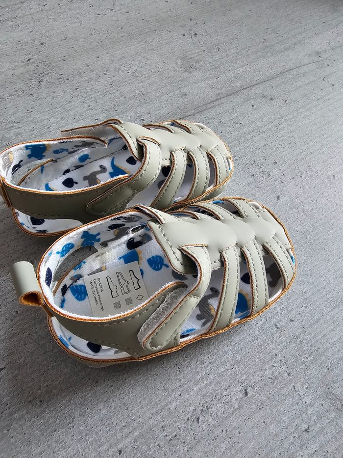 Chaussures bébé neufs