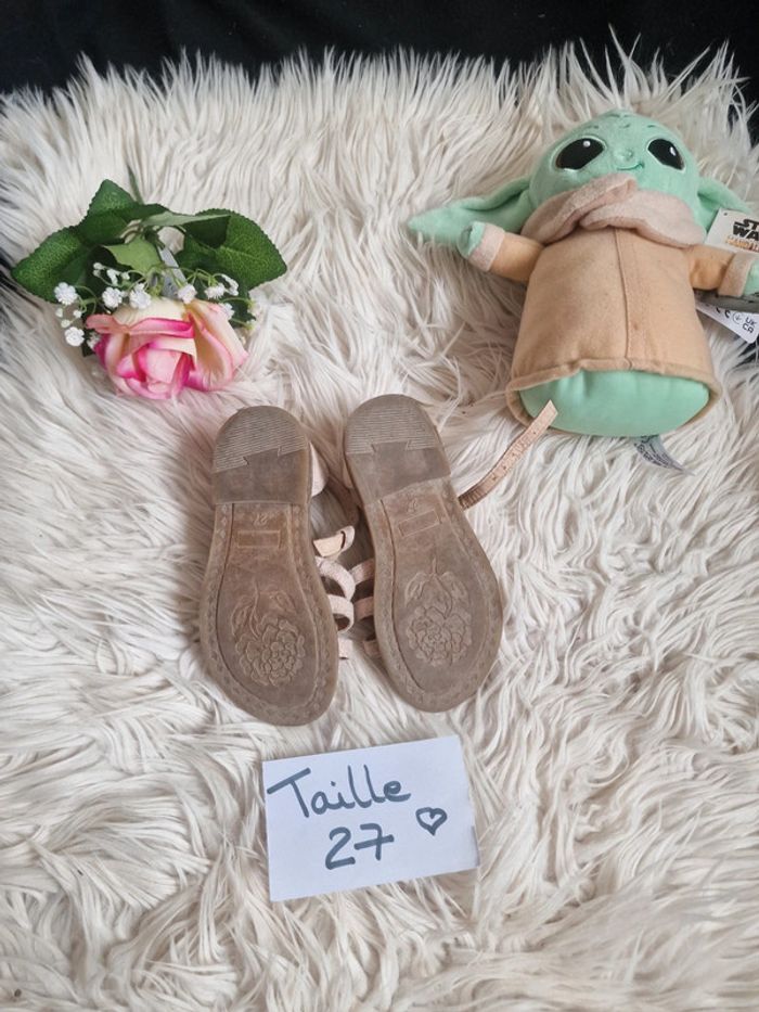 Nu pied claquette - photo numéro 3