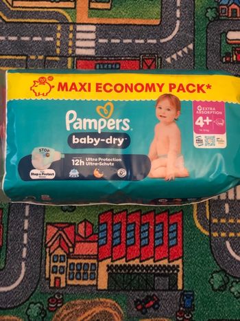 Couches Pampers Taille 4+ Neuf 