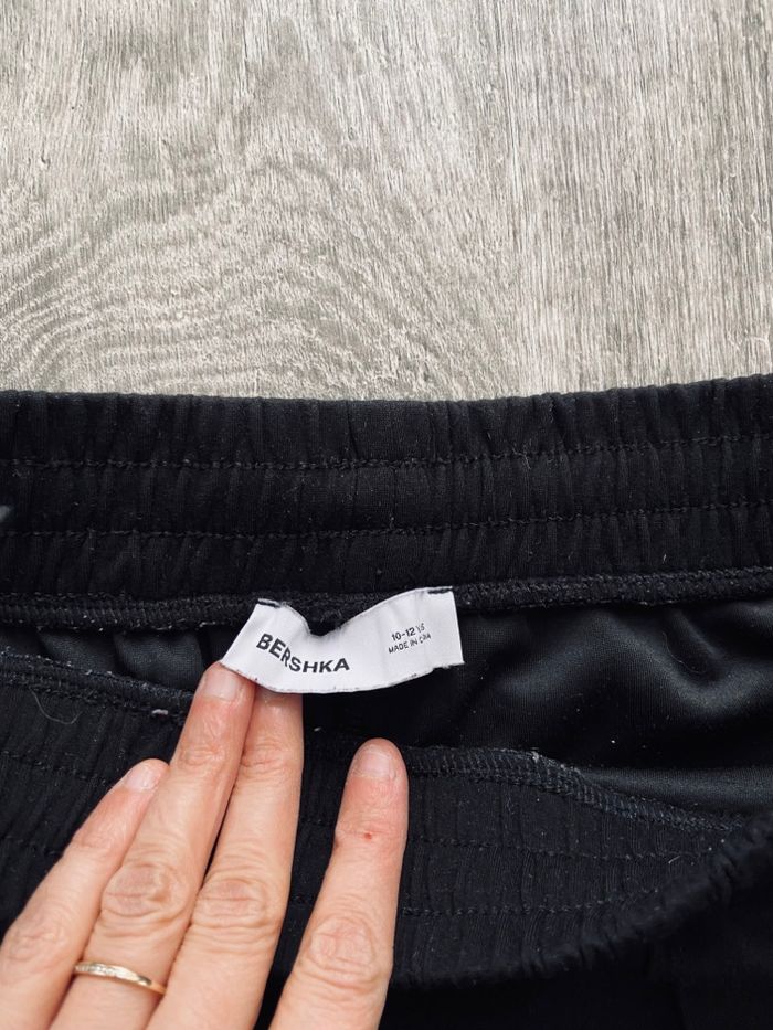 Pantalon Bershka 10/12 ans - photo numéro 2