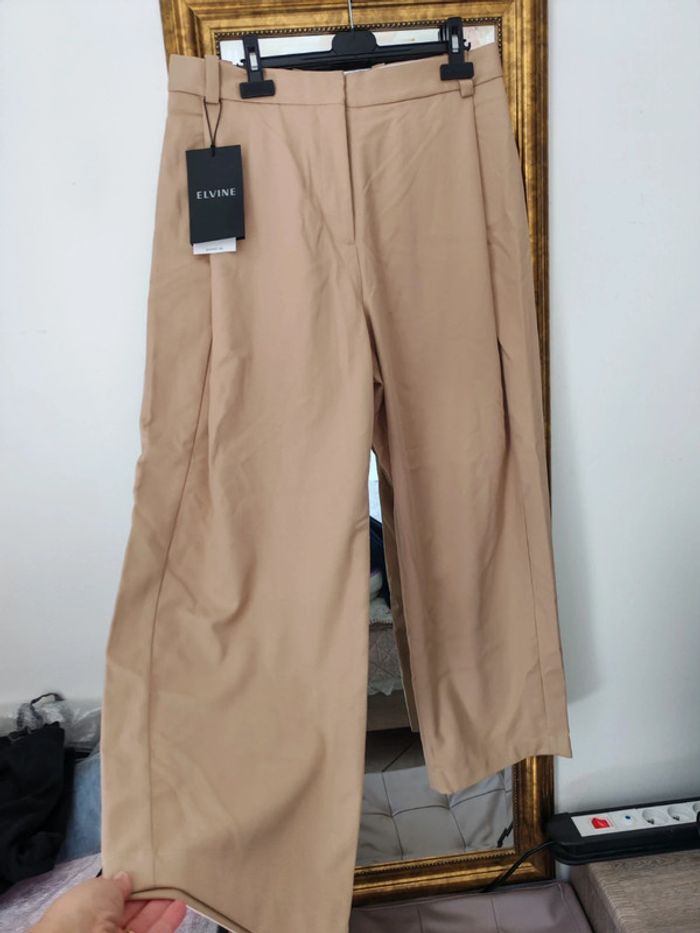 Pantalon neuf taille 42 - photo numéro 2
