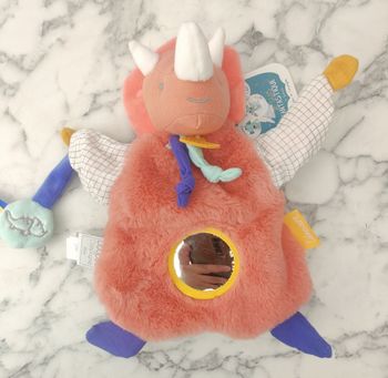 Doudou marionnette d'éveil 3 en 1 Dino Lou terracotta -Doudou et Compagnie.