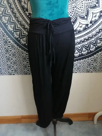 Pantalon fluide noir avec lien à nouer / sans marque / (TU)