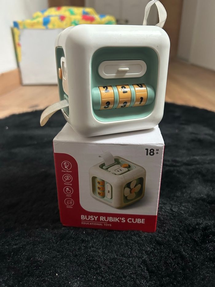 Busy rubik cube - photo numéro 3