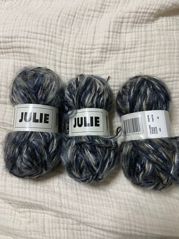 Lot de 3 pelotes de laines neuves
