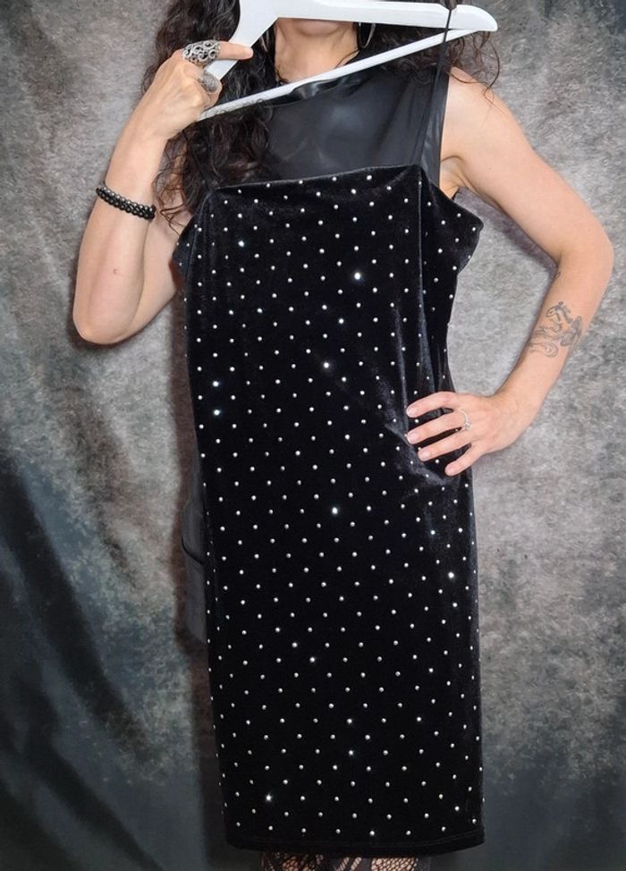 Robe noire velours strass