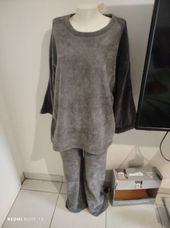 #kytietailleuniquefemme. Survetement velours côtelé taille unique vas de la taille 36 a 48 