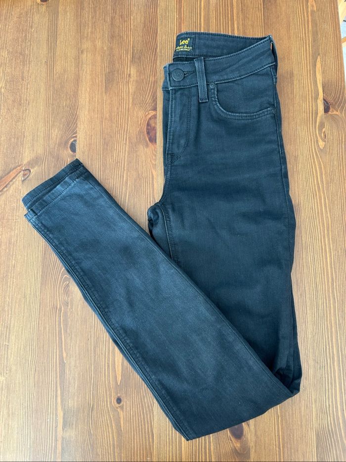 Jean Lee noir T 34