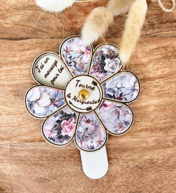 Jolie pâquerette tournante fleurie en bois "Veux-tu être ma Marraine ?"