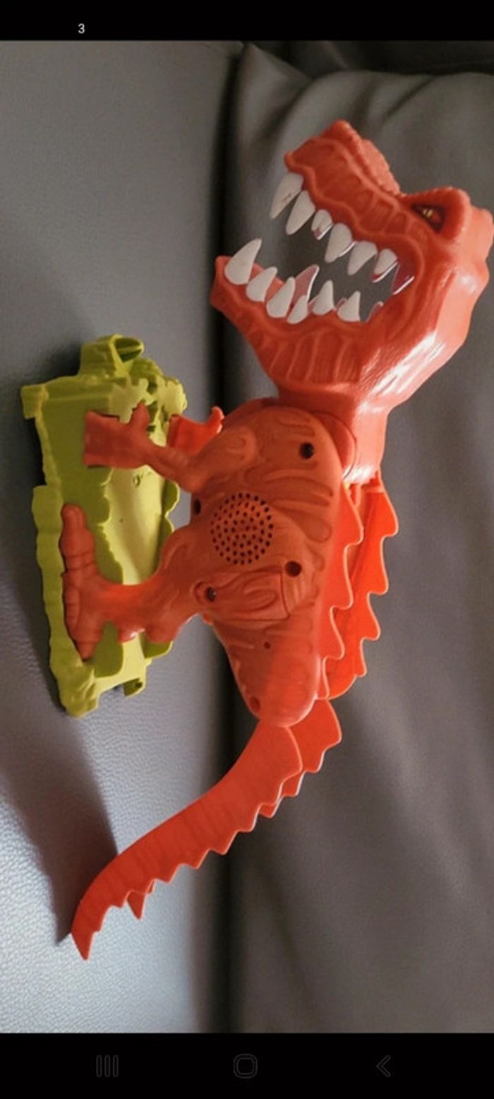Dinosaure jouet - photo numéro 2