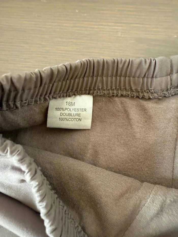 Pantalon Bébé Gris Foncé Motifs Cœurs - Taille 18 Mois - Très Bon État - photo numéro 3