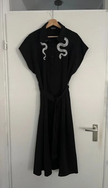 Robe Slither Relaxed Midi Dress disturbia