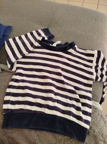 Haut pyjama taille  2 ans . Mini club.