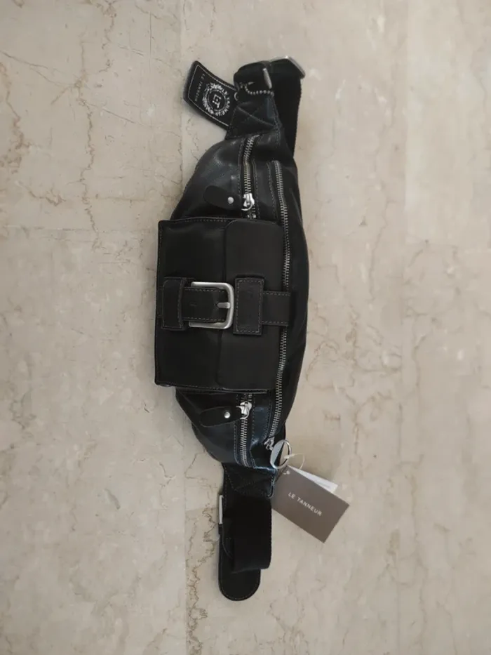 Sac banane neuf cuir noir Le tanneur