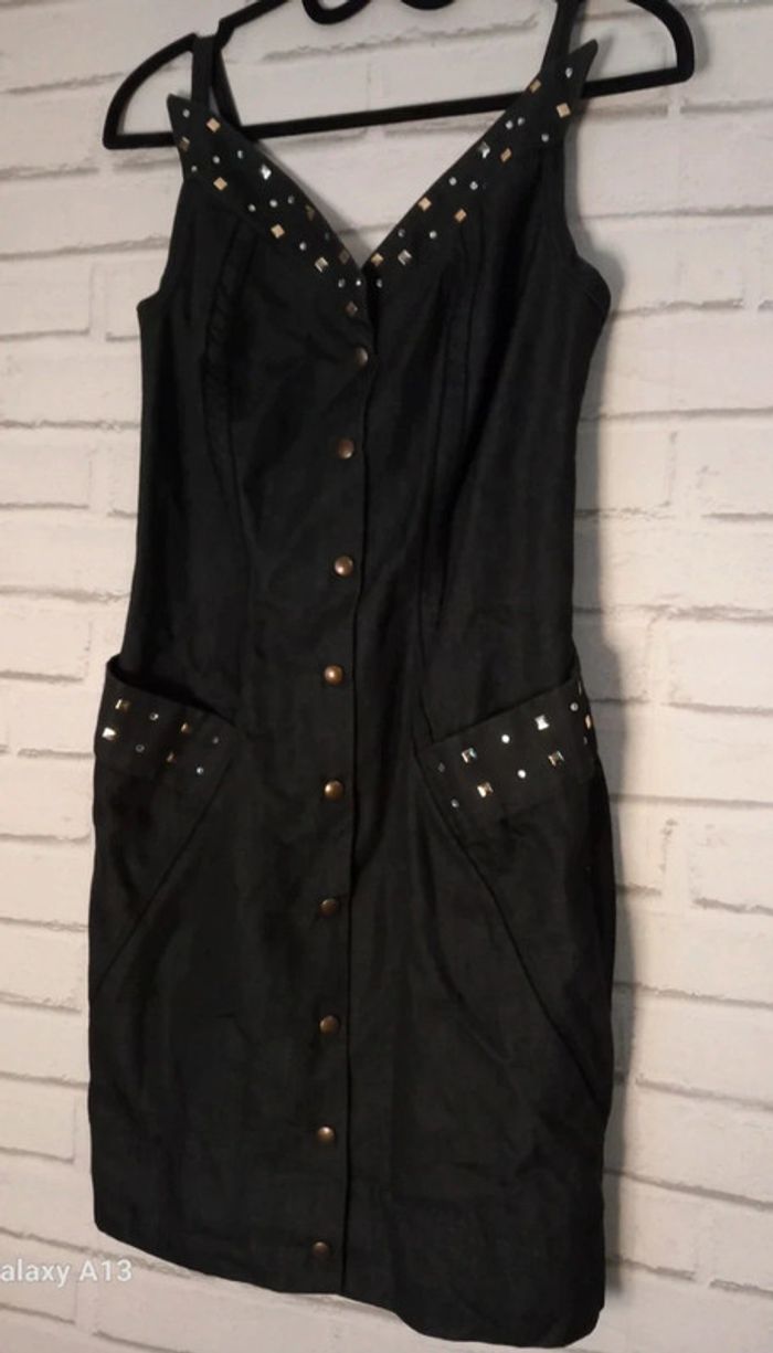 Robe cloutée