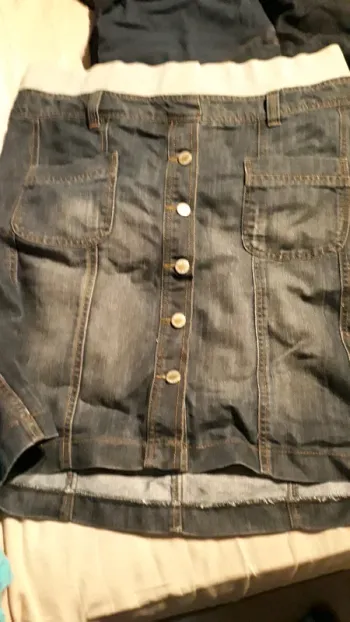 Vêtement de grossesse 1 jupe +3 pantalons