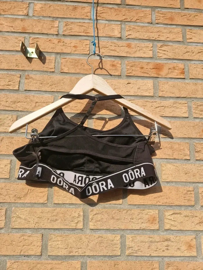 Brassière de sport noire • Oôra - photo numéro 2