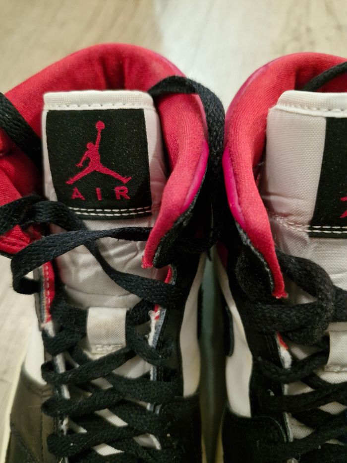 Sneakers NIKE AIR JORDAN 1 pointure 40,5 - photo numéro 3